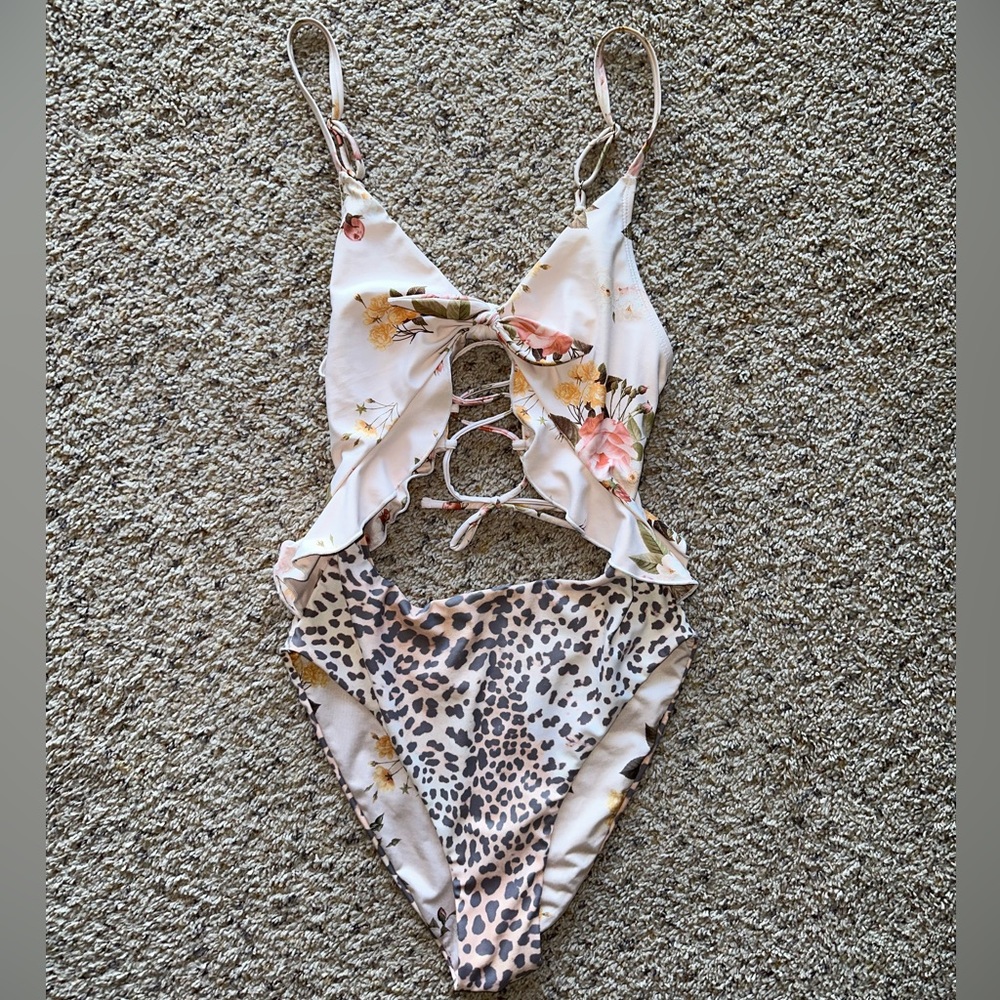Power 2 flower one piece cut out swimsuit